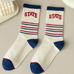 Mujeres Socks Tube Jacquard Funny Youthful Cotton Friend Friends Sleep Badminton Outfits Vintage Elastic Streetwear 2024