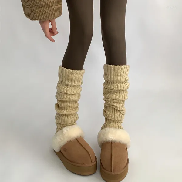 Femmes chaussettes tube de la jambe solide pour femmes Forme de laine épaisse en laine épaisse à la main de neige chaussette de pied automne et genou d'hiver quatre saisons universelles