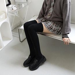Vrouwensokken Witkalf voor Japanse eenvoudige verticale streep Herfst Winter Slankkousen Fashion Young Casual Knie