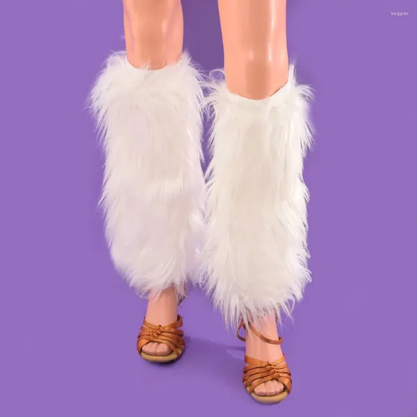 Chaussettes de femmes blanches moelleuse à la jambe douce chaude chaussette en fausse fourrure
