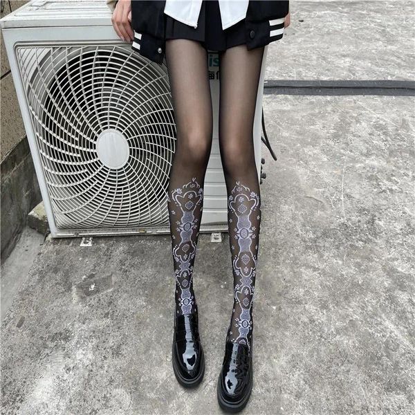 Chaussettes de femmes Blanc Baskings Baskings Japonais JCAPE JACKET OUT-THE-THE-JENE Sexy Lace High Cophe Fishnet Long Lolita