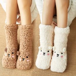 Chaussettes d'hiver en velours pour femmes, épaisses, chaudes, corail, Animal graphique, style japonais, chaussures de maison, antidérapantes