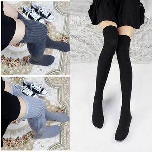 Chaussettes de femmes bases d'hiver Stocks plus en velours dans la jambe à rayures longues Cuisine haute chauffage sur la neige douce