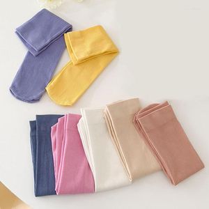 Chaussettes de femmes Candus d'été pour femmes Couleurs minces de couleur de couleur unie polyvalente