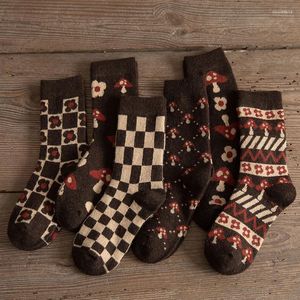 Chaussettes Vintage pour femmes, Style automne et hiver, rayures en laine, treillis, café, Tube moyen, dessin animé, vente en gros