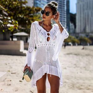 Femmes solide Bikini couvrir Sexy blanc Crochet à manches longues plage Maxi robe couvertures femme tunique ample maille vêtements de plage 240320