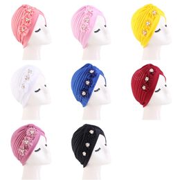 Femmes solide perle fleurs à volants Turban musulman Hijab foulard casquettes enveloppement tête fête de mariage chapeaux Turbante Mujer