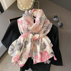 Mujeres España Moda Poppy Petal Floral Tassel Viscosa Bufanda de chal Dama Pashmina suave de alta calidad Pashmina Robado musulmán Hijab 240429