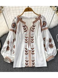 Vrouwen lente blouse vintage etnische stijl lange mouw ronde nek los geborduurd katoen hennep pullover shirt casual top d3551 240412