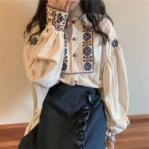 Vrouwen lente blouse vintage etnische stijl Peter pan kraag lange mouw losse geborduurd pullover shirt casual top 240412
