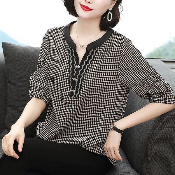 Femmes Spring Summer Style Blouses Shirts Lady Casual Loose Style V-Neck Half Lantern Sleeve Plaid Prided Blusas Tops DD8806 210308