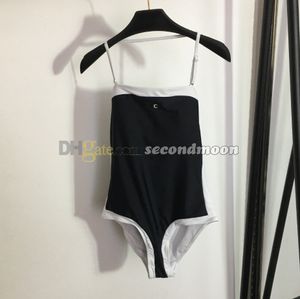 Femmes sans bretelles de maillot de bain de maillot de bain en strass de maillot de bain en un morceau de bain avec designer rembourré.