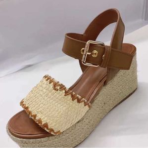 Vrouwen Stro Schoenen Big Size Vrouwen Wedge Sandalen Open Teen Goud Kleur Wedge Schoenen Mode Gesp Sandaal Stro Bodem pompen Dame 35-41 Met Doos NO378