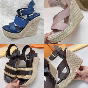 Femmes Chaussures De Paille Sandales Compensées À Bout Ouvert Couleur Or Chaussures Compensées Mode Boucle Sandale Bas De Paille Pompes Lady Veau Chaussure À Lacets Sandale Avec Boîte NO378