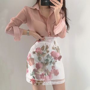 Vrouwen zomer 2 stuk set sexy transparante lange mouw roze chiffon shirt top + hoge taille floral print een lijn rokken sets T200702