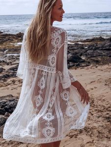 Kimono largo de malla de encaje blanco estilo playero de verano para mujer, cárdigan bohemio transparente informal, traje de baño para mujer