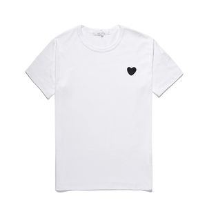 Femmes Summer Fashion 2022 Comm Des Garcons T-shirt Play Pull Coton Séchage rapide Respirant Hommes Designer T-shirts Heart Lovers Mens Survêtement 18 couleurs Filles Garçons
