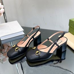 Dames zomer mode sandalen ontwerper comfortabele en minimalistische hoge hakken Romeinse stijl unisex home meisjesschoenen