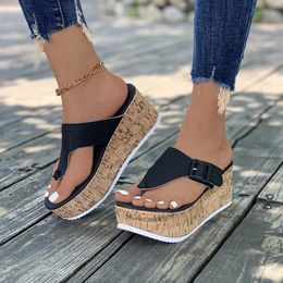 Femmes Summer Flip Flops Chaussures Femme Plateforme de coin Sandale Slip on Backle Decor Nonslip Tlides 240410