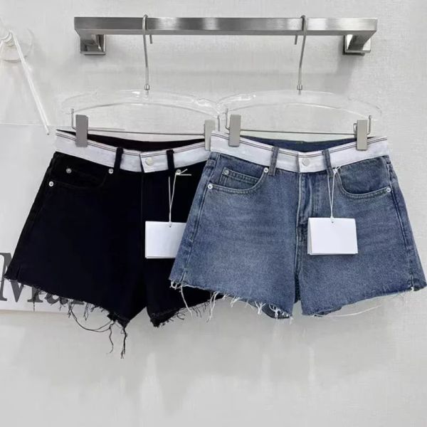 Femmes Summer pour femmes Pantalons courts Ladies 2023 NOUVEAU Été Denim Sexy Sexe High Taist Denim Shorts en deux couleurs Hot Girls Shorts