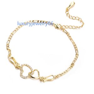 Femmes Summer Bijoux 18K Jaune Gold plaqué CZ Double coeurs Bracelet de chaîne de cheville pour les filles pour les femmes pour le mariage