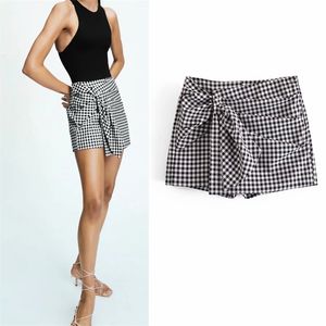 Femmes Summer Plaid Shorts Ceintures plissées Bow Tie ZA Mode Femme Street Sweet Bottons Vêtements 210513