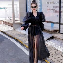 Femmes Summer Pouffle à manches longues Fabric de gaz de gaze Perspective Zipper Front Maxi Long Suncreen Cardigan Protection solaire Sun Desinger Coat Cape Smlxl