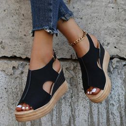Femmes Sandals Sandals Chaussures 2023 Plateforme en cuir creux Open Toe Céde Les dames Light Zapatillas Muje 5 5 5 5 5 5
