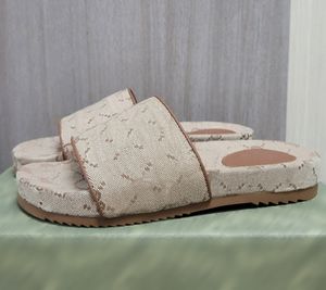 Designer sandalen vrouwelijke slippers dia dik met doos opgeloste niet-slip zachte mode mode thuis slippers vrouwen dragen strand flip-flops 36-42