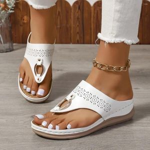 Vrouwen Zomer Thong 429 Slippers Sandalen Mode Clip Teen Strand Schoenen Slippers Effen Kleur Wiggen Comfortabele Sandalias Mujer 52458