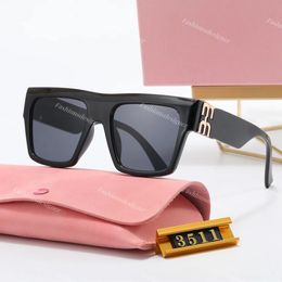 Dameszonnebril Miu-zonnebril Glimpse-zonnebril, oversized rechthoekig ontwerp, verticale letters, geïntegreerde slapen, designer-zonnebrillen, origineel etui, schaduw 3511