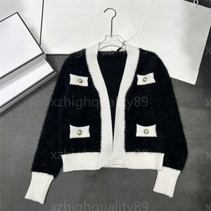Femme Sweater Designer femme manteau classique couleur noir et blanc veste en tricot assorti en V-cou tricot cardigan chandails pour femmes