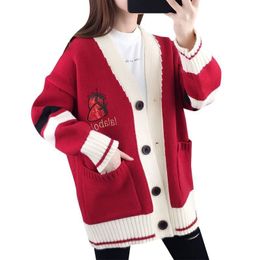 Chandails de femmes Cardigan Sweet Heart Tricot Korean Style Long Stripe Girls Fashion Strawberry C Pull blanc ￠ manches longues Crochet Nouvelle veste l￢che d￩contract￩e