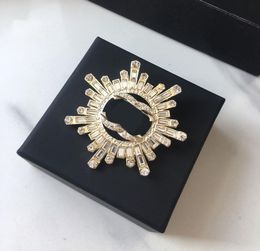 Dames T Diamond Sun Broche Designer Diamonds Shine Luxe damesmode-sieraden Accessoires Party Broche Dames Damenbrosche D21103454018