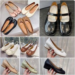 Dames Tabi Ballerina's Schoenen ontwerper MM6 Lederen Hakken Balletschoenen luxe Platte bodem Mary-Janes mode Lage hak Split teen sandalen Maat 35-40