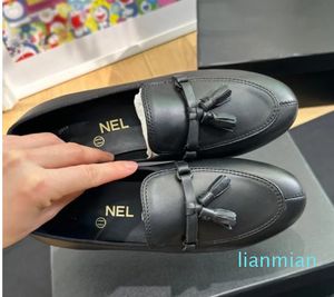 Femmes Gland Designer Mocassins Classique Double Lettre Mode Tête Ronde Chaussures Habillées En Cuir De Haute Qualité En Cuir Plat Fond Chaussures Décontractées