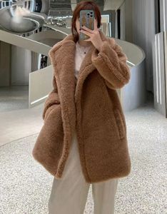 Femmes Teddy Camel Laine Alpaga Fourrure Parkas Avec Bouton Mukla Fourrures Revers Cou Garder Au Chaud Manteaux De Neige Doublure En Cachemire