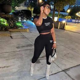 Femmes Survêtement Sport Deux Pièces Ensemble Designer Été Lettre Imprimé Haut À Manches Courtes T-shirt Mode Splice Pantalon De Levage De Hanche Serré Costume 2 Pièces