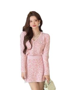 Dames V-Neck tweedelig jurkpak Cardigan en korte roze kleurtrui Desinger rok Twinset SML