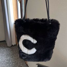 Sac fourre-tout vertical en fourrure pour femmes, grand emblème, sac à main de luxe, sac à bandoulière vintage, pochette de shopping, sac de styliste noir et blanc, pochette à bandoulière bicolore, valise 25C