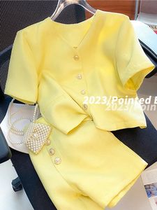 Femmes Vintage parfumé correspondant jaune tenues chemise hauts et court deux pièces ensemble 2023 été bal fête pantalon costume vêtements 240228