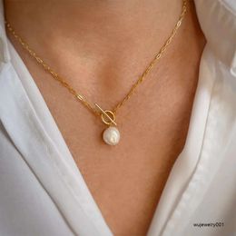 Collier Vintage avec boucle OT pour femmes, chaîne avec trombone, pendentif boule de perles d'eau douce, à la mode, en acier inoxydable