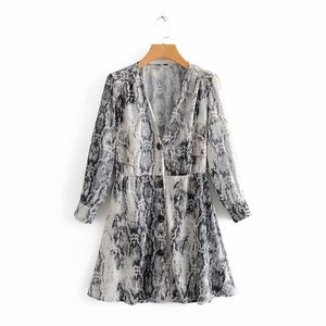 Femmes Vintage Sexy Serpent Peau Motif Impression Mini Robe Dames Col V Manches Longues Chic Robes Streetwear Une Ligne DS1268 210420