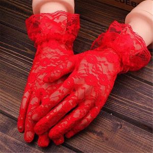 Femmes Vintage Sheer Short Lace Gants Derby Tea Party Poignet Longueur Floral Gants pour Dîner Fantaisie Costume Accessoires Gants