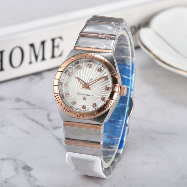 Femmes Watch Designer Watch OMG Men Watch Fashion Two Needle Metal Panel Panel Luxury Ajustement Anigable en acier inoxydable Cadeau All-Match Watch