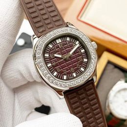 Women Watch Designer Watches Luxury Watch Diamond Insin Resin Bond 39 mm Ventilador mecánico de oro rosa