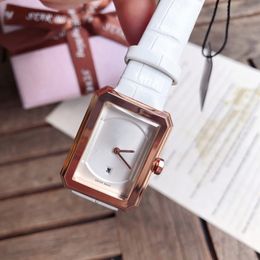 Vrouwen kijkt luxe casual ontwerper kijkt naar hoogwaardige kwarts-battery water resjstant 28mm horloge