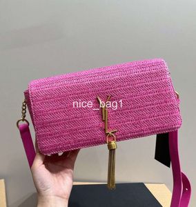 Vrouwen Weave Messenger Bag Stro Schoudertas Crossbody Portemonnee Hoge kwaliteit Handtas Mode Gouden Hardware Letter Kwastje Decoratie Ketting Clutch Flap Bags