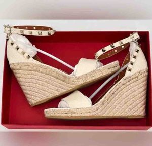 Sandalias de cuña para mujer, tacones altos, remaches dobles, correa de piel de becerro GRAINY, cuñas de plataforma, zapatos de verano de diseño lujoso, punta abierta con caja