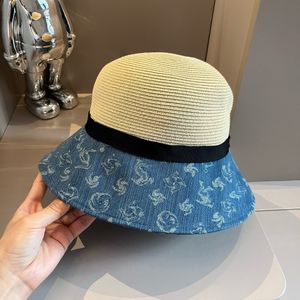 Chapeaux à bord large pour femmes Luxury Designer Bucket Hats Raffia Patchwork Patchwork Denim imprimé Fashion Sun Hat Holiday Party